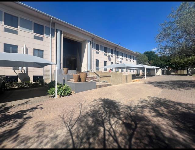 235M² OFFICE TO LET IN MEYERSDAL